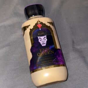 🍎 Disney Evil Queen Body Wash in Purple and Cream